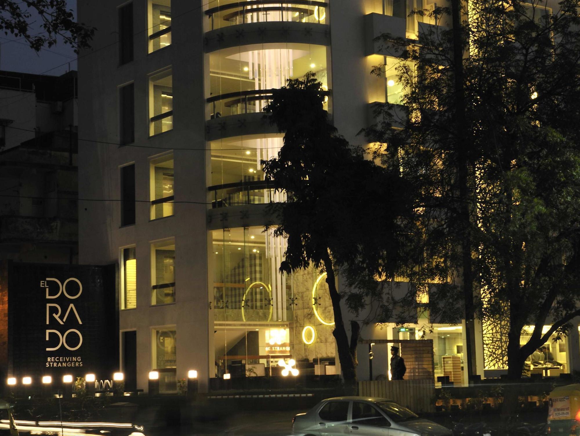 Hotel El Dorado Ahmedabad Buitenkant foto